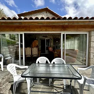 https://la-bombine.hotels-rhonealpes.com